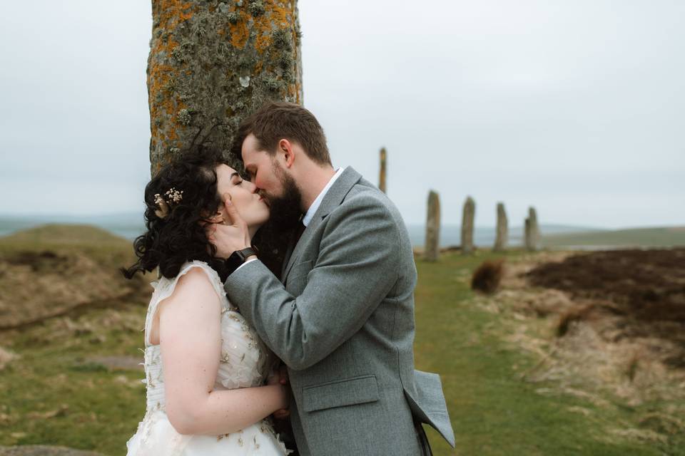Kiss at ring of brodgar