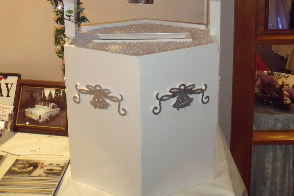 Wedding wishing well