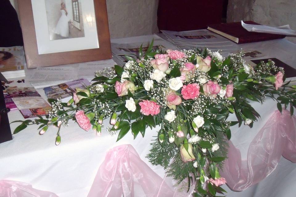 Top table arrangement