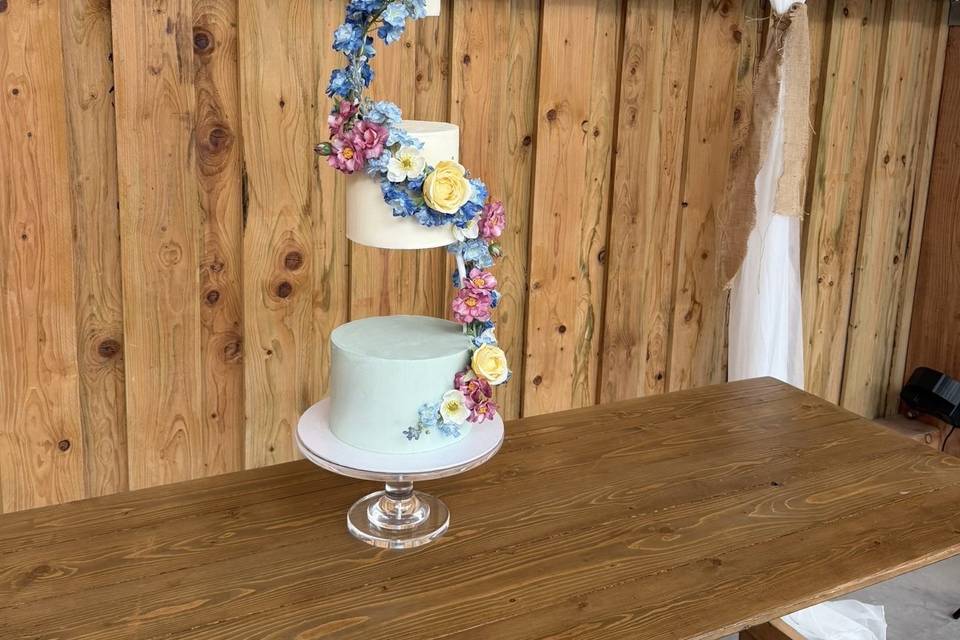 Floating illusion cake