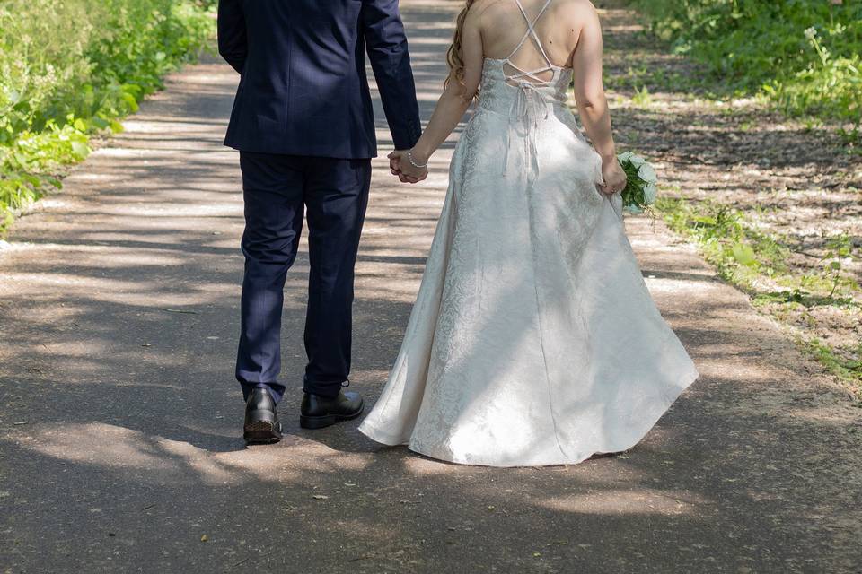 Outdoor wedding photoshoot