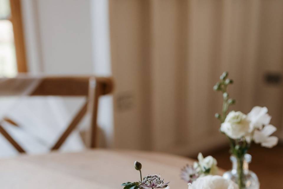 Ceremony table bud vases