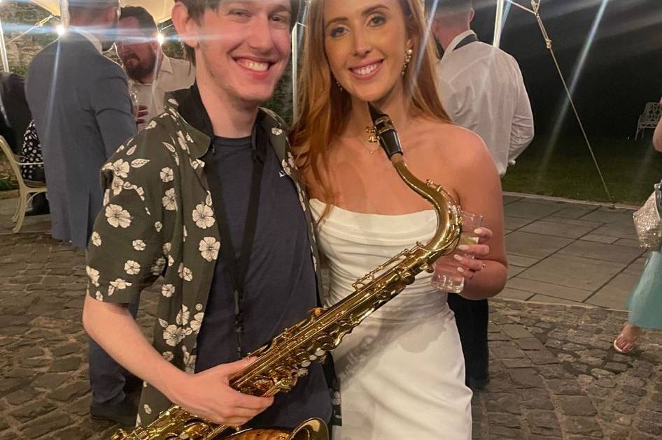 Photo with happy bride