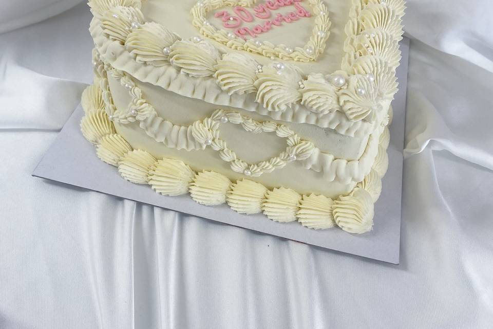 Ivory wedding cake