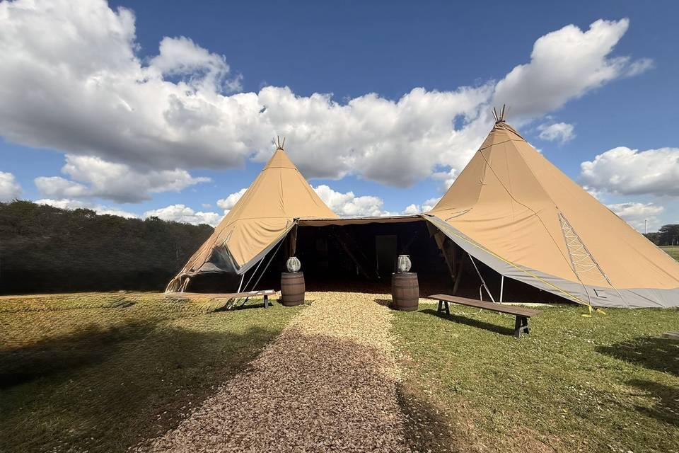 Giant hat tipis