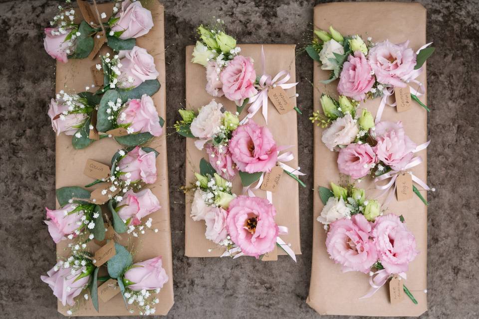 Mixed buttonholes and corsages