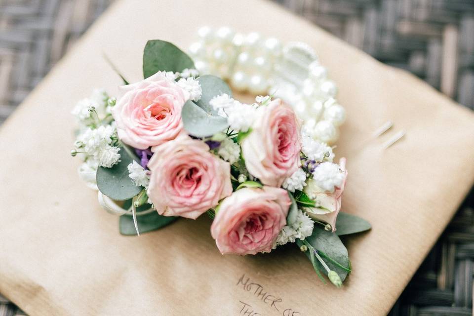 Wrist corsage