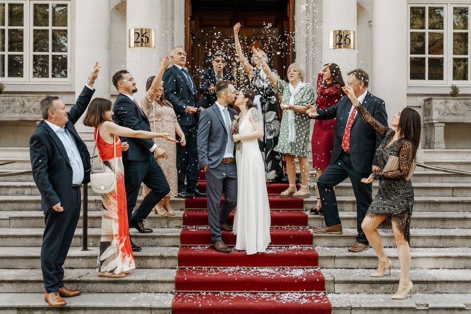 Kiss on the stairs