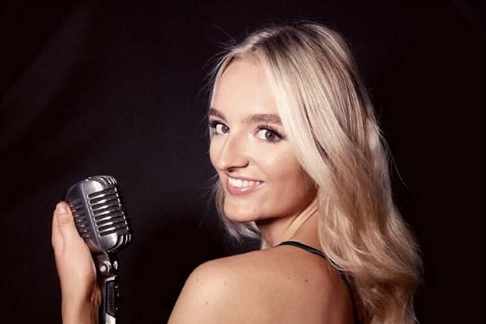 Meg Bold - Wedding Vocalist