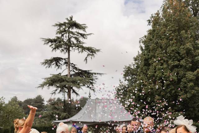 Confetti kiss