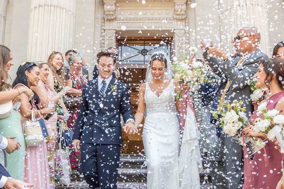 Confetti toss