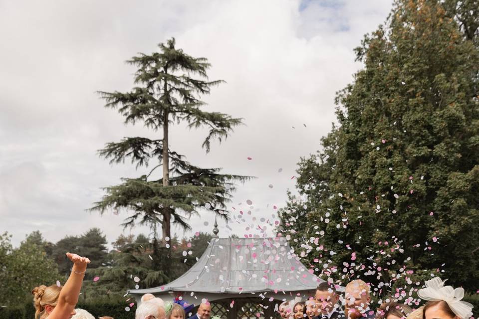 Confetti kiss
