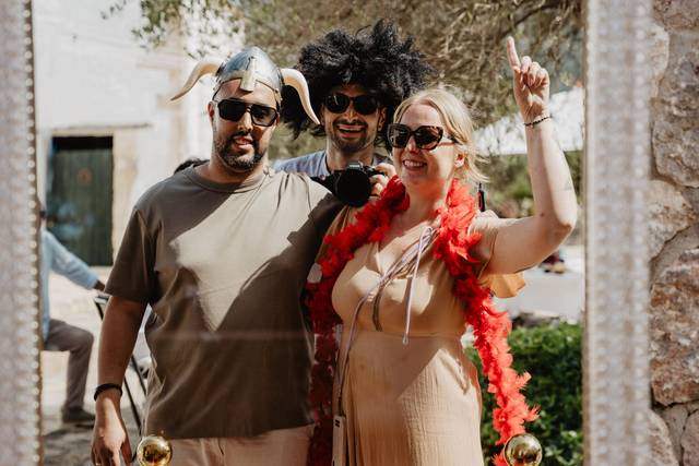 Destination wedding couple in