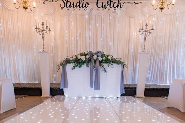 LED aisle with silver