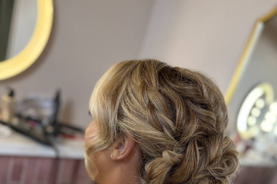 Textured Twisted Pin Up.