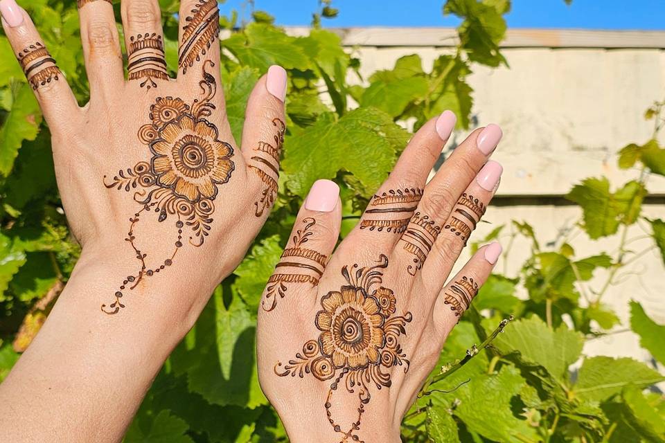 Simple henna