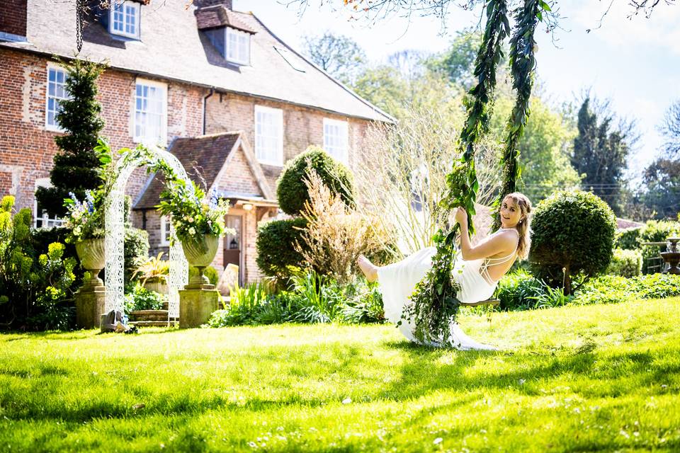 Solton Manor garden swing