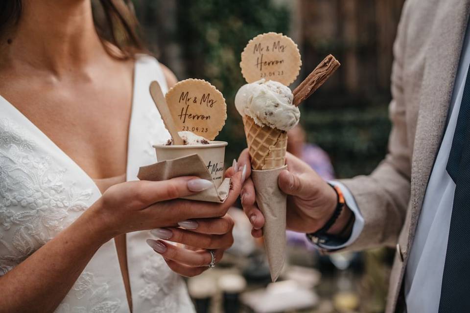 Wedding Scoops