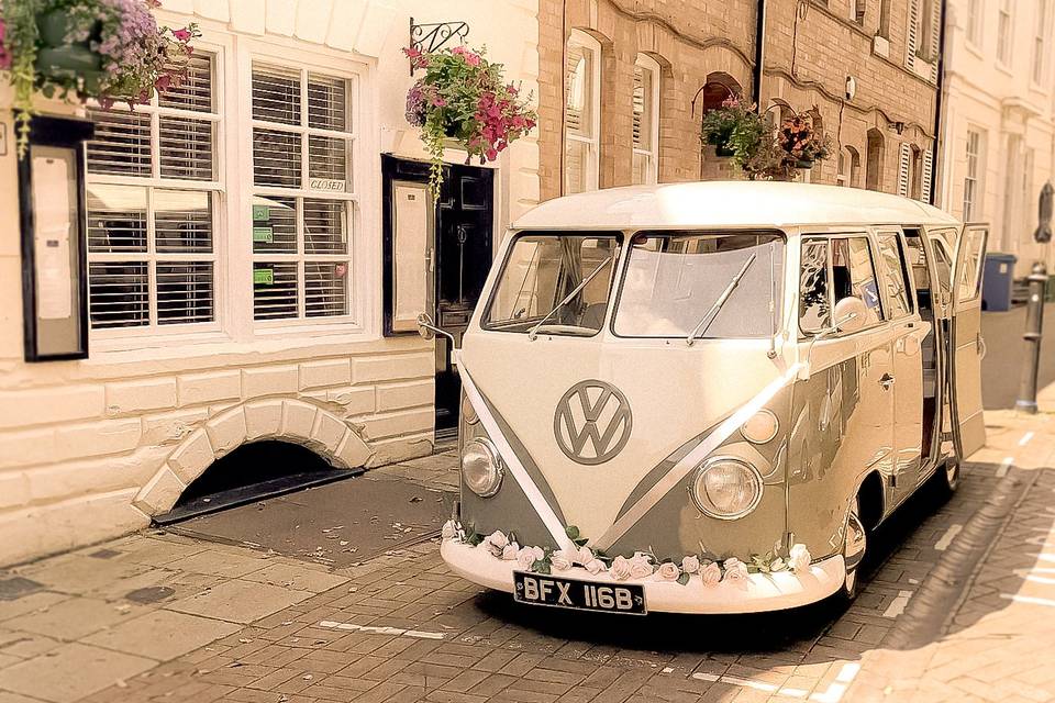 Stylish wedding car hire