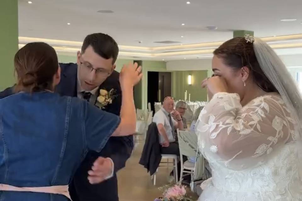 Bride & Groom Live ceremony