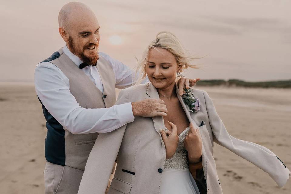 Beach elopement in South Wales