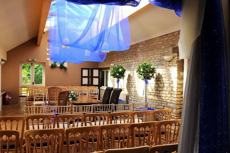 Garden Room ceremony 'in the round'