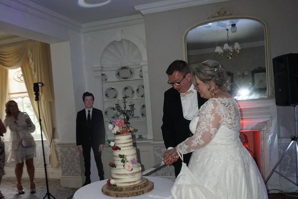 Cake cutting