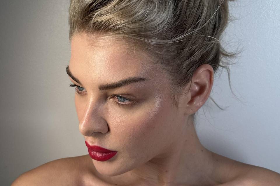 Editorial Winner MUA 2026