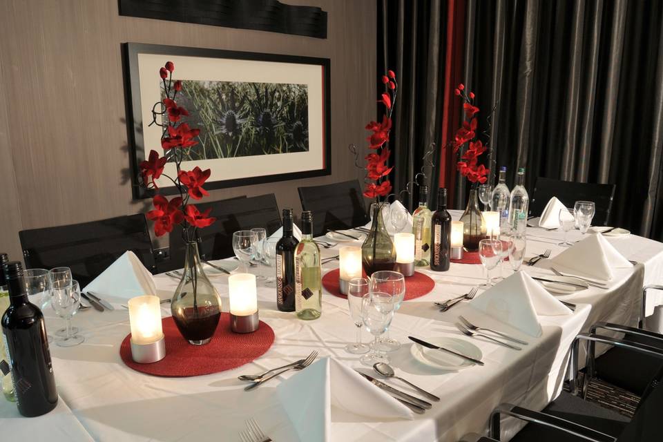 Red theme dining