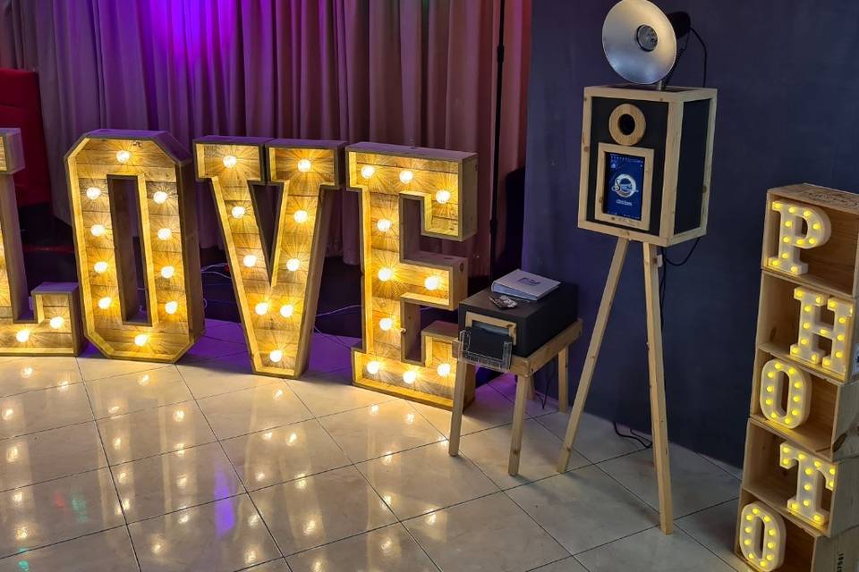 4ft love & photo pod