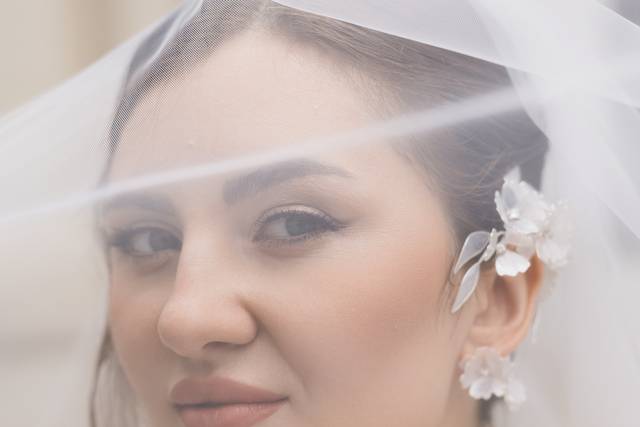Timeless bridal look