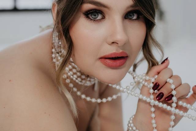 Elegant bridal makeup & hair