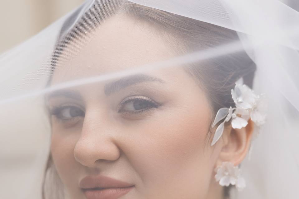 Timeless bridal look