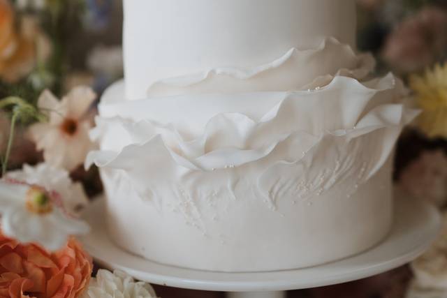 The Wedding of Kevin & Ellen by KAIA Cakes & Co. | Bridestory.com