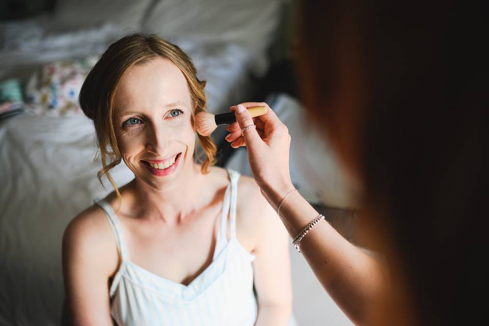 Bridal getting ready.