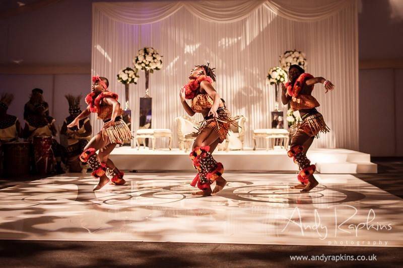 Adanta dancers