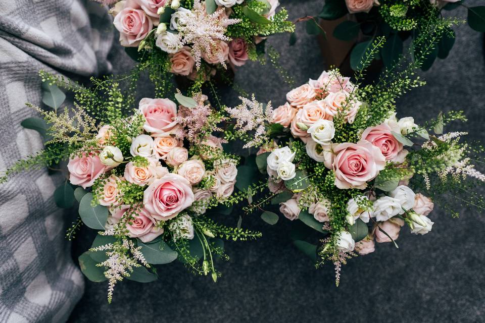 Bridesmaids bouquets