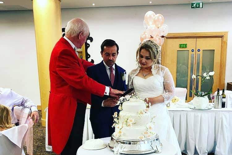 Toastmaster and cake cutting