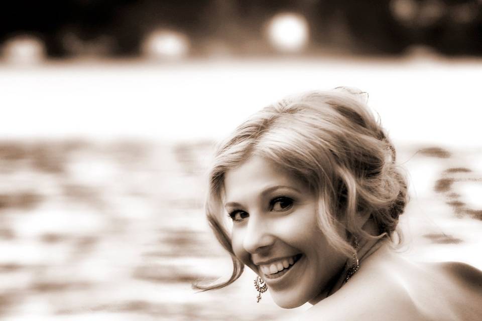 Beautiful bride in Como Lake