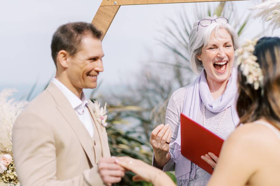 Happy seaside elopement