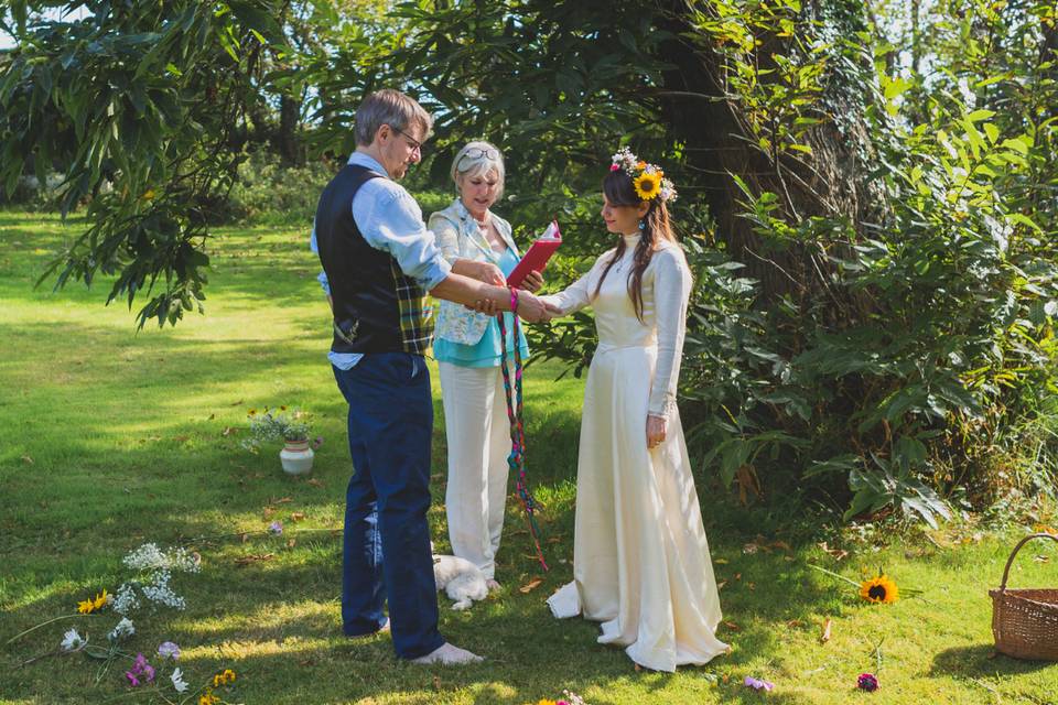 Garden Handtying ceremony