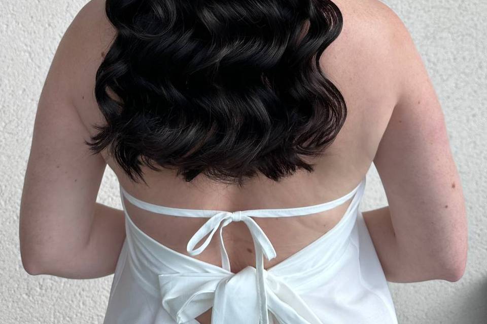 Glamorous Hollywood Hair