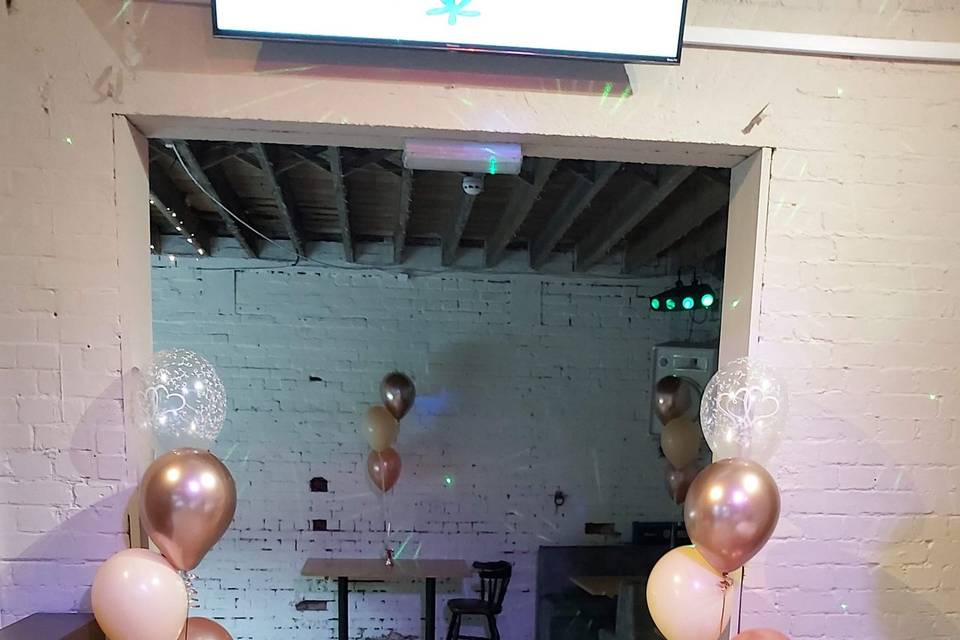 5 balloon bouquets