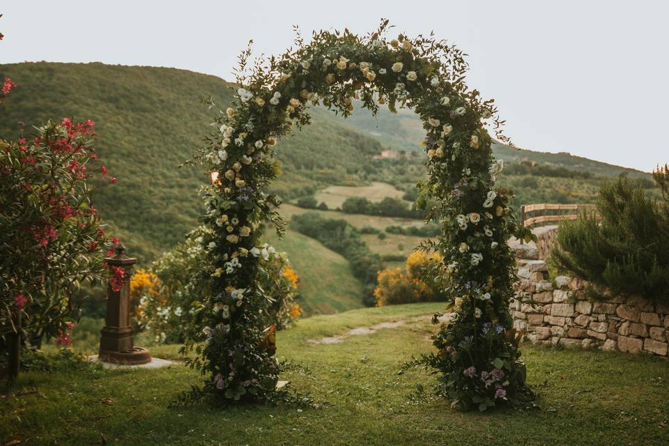 Wedding arch with landscape