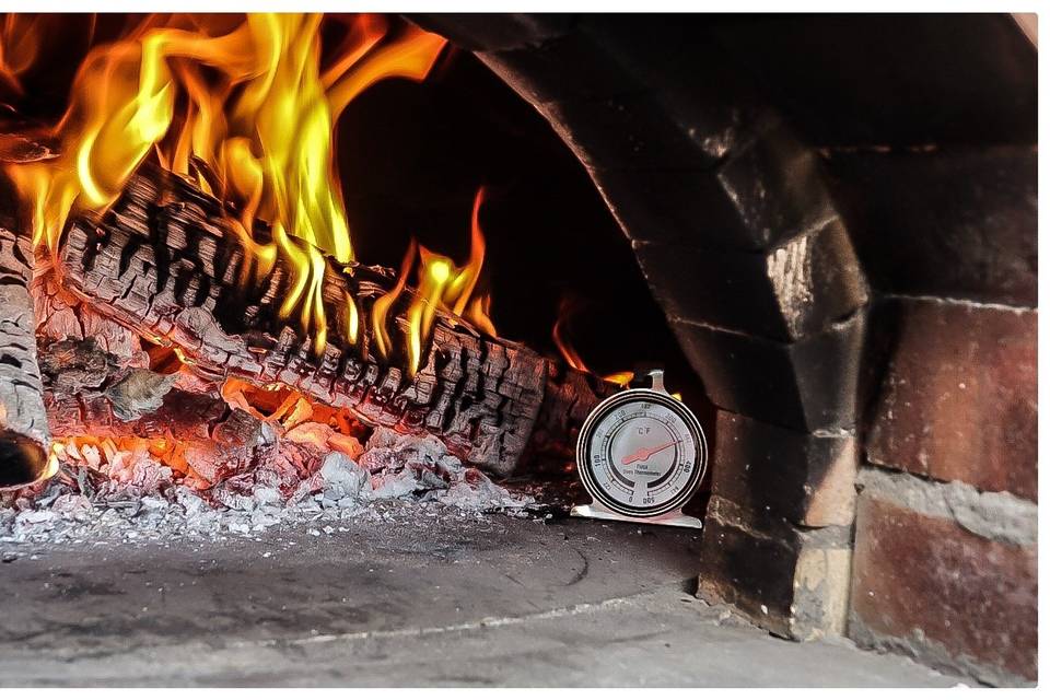 Cacciatores Wood Fired Pizza