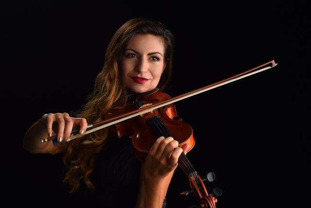 Karina Dey Violin