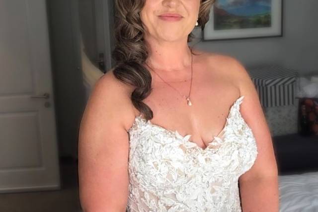 Soft glam bridal makeup