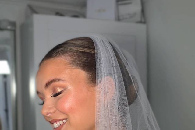 Soft glam bridal makeup