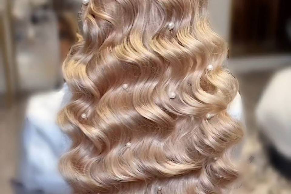 Hollywood waves hairstyle