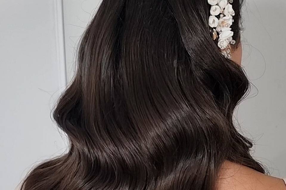 Bridal Hollywood waves hairsty